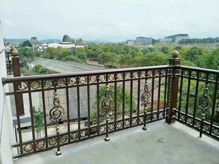 陽(yáng)臺(tái)欄桿用什么材質(zhì)好？