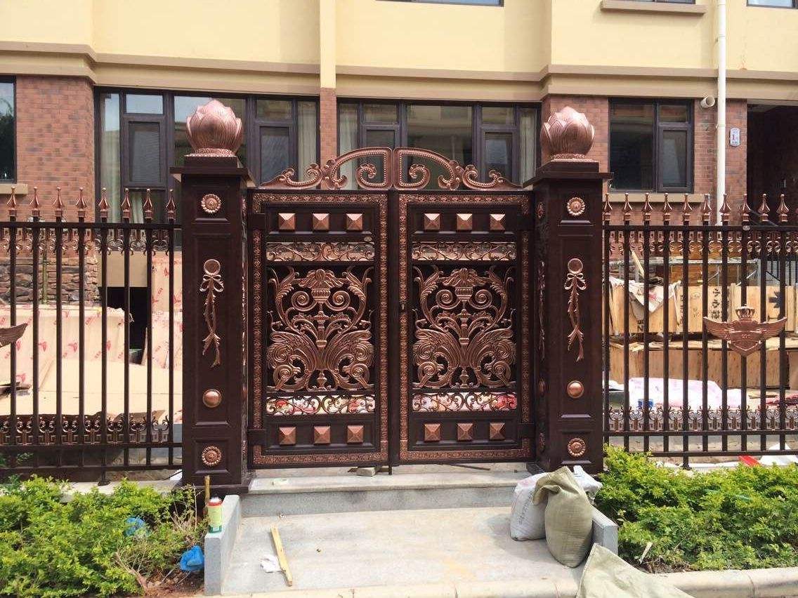 鋁藝大門(mén)定做時(shí)應(yīng)考慮的4方面問(wèn)題